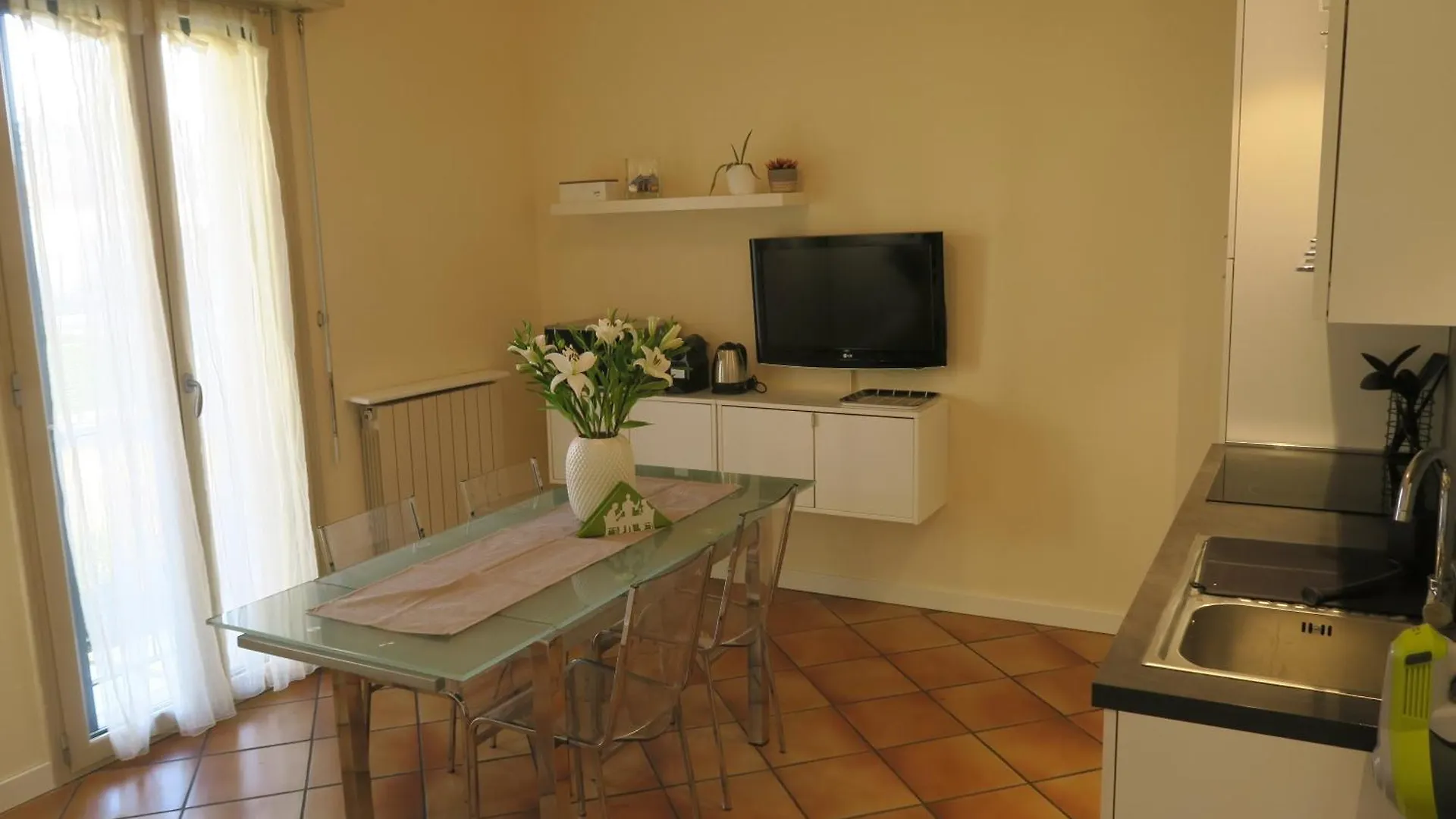 A Nest 4 Family Villa Erba Holiday home
