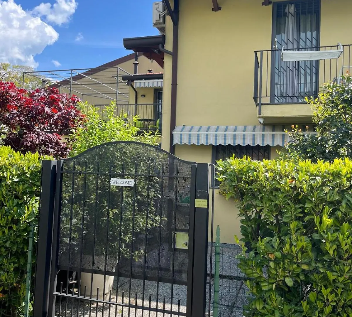 A Nest 4 Family Villa Erba 0*,  Italy