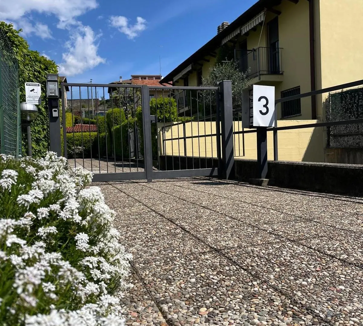A Nest 4 Family Villa Erba Holiday home
